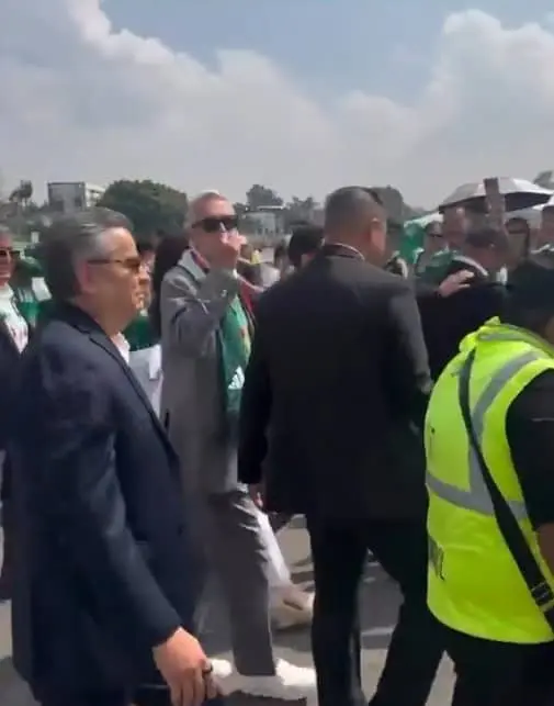 Entre los gritos que se escucharon destacaron algunos que lo llamaban "presidente". Captura de pantalla.