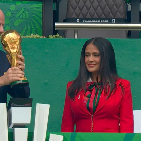 Salma Hayek, de Teresa a encabezar una inauguraci&oacute;n del Mundial