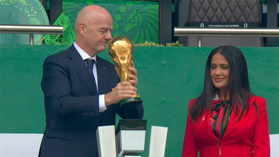 Salma Hayek, de Teresa a encabezar una inauguraci&oacute;n del Mundial
