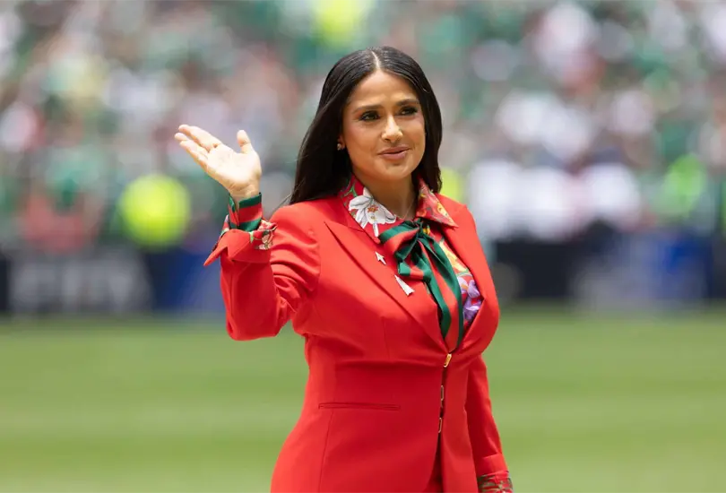 La actriz mexicana apareci&oacute; por sorpresa en el Estadio Ciudad de M&eacute;xico para dar el mensaje de bienvenida durante la inauguraci&oacute;n del Mundial 2026.