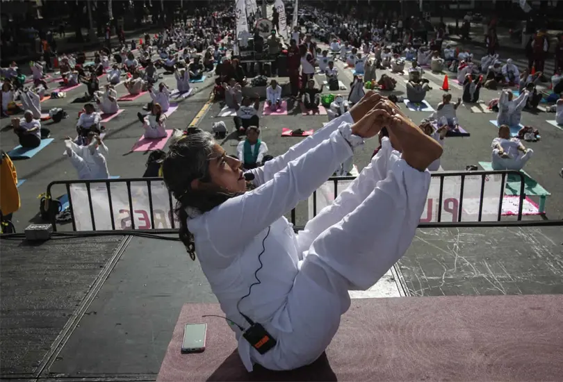 La actividad coincide con la celebraci&oacute;n mundial del D&iacute;a Internacional del Yoga, una fecha impulsada para promover h&aacute;bitos saludables y fomentar el equilibrio entre cuerpo y mente.
