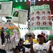 "Quisieron golpearla": madre buscadora relata agresi&oacute;n de aficionados que tomaron lona de personas desaparecidas