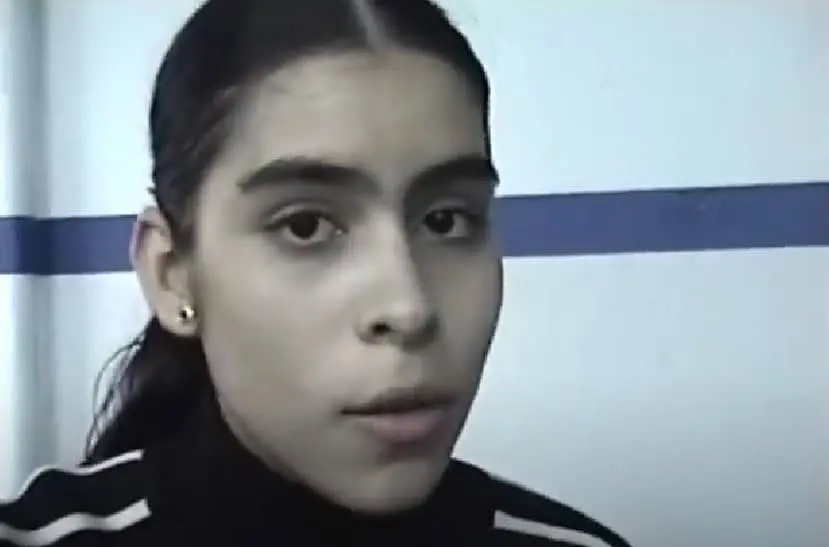 En 2002 alcanzó notoriedad nacional al participar en el reality show 'Popstars México', donde destacó entre miles de aspirantes gracias a su talento vocal y carisma frente a las cámaras.