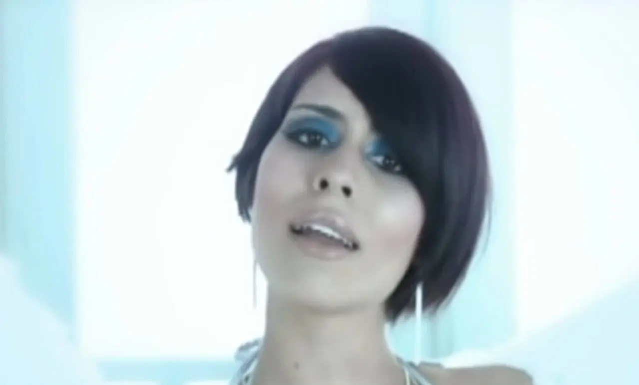 Como vocalista de Playa Limbo se convirtió en una de las voces más identificables del pop mexicano gracias a canciones como 'El tiempo de ti', 'El eco de tu voz' y 'Así fue'.