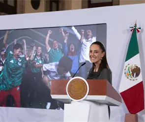 Sheinbaum aclara papel de Salma Hayek en inauguraci&oacute;n del Mundial 2026: "No iba en representaci&oacute;n de la Presidenta"