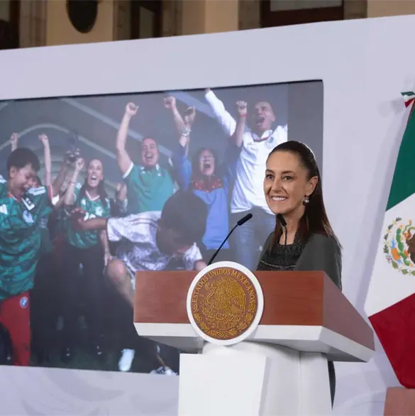 Sheinbaum aclara papel de Salma Hayek en inauguración del Mundial 2026: "No iba en representación de la Presidenta" Sheinbaum aclara papel de Salma Hayek en inauguración del Mundial 2026: "No iba en representación de la Presidenta"