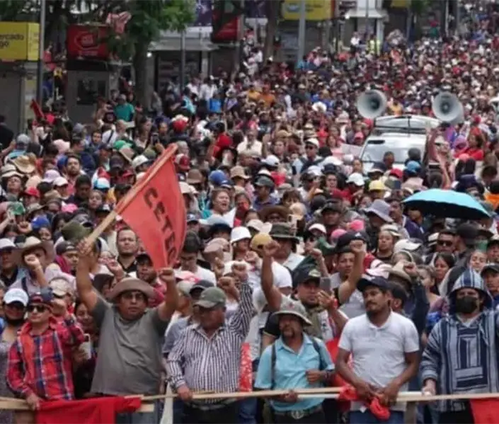 La CNTE no se detiene: pese al desgaste, mantiene la huelga nacional y exige respuesta a sus demandas La CNTE no se detiene: pese al desgaste, mantiene la huelga nacional y exige respuesta a sus demandas