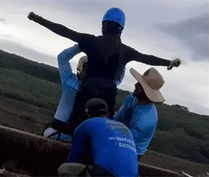 Instructores que lanzaron a joven al vac&iacute;o sin cuerda rompen el silencio; esto respondieron en su defensa