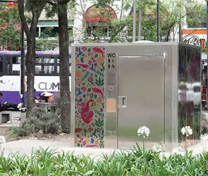 Ajoloba&ntilde;os en CDMX: cobran, autorizan el acceso... pero la puerta no abre