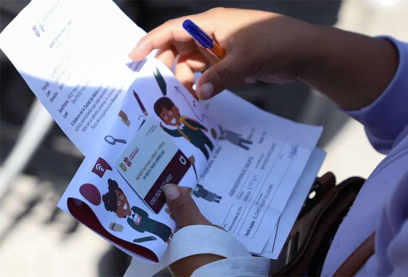 El apoyo económico permite a miles de familias contar con un ingreso adicional para cubrir gastos relacionados con la educación de niñas, niños y adolescentes.
