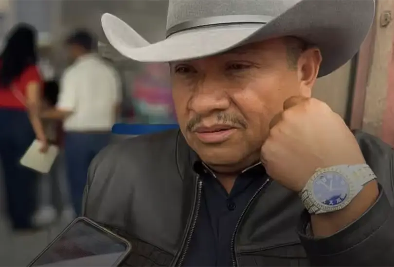 Diputado del PT desata polémica por reloj de más de 400 mil pesos: "Yo puedo lucir lo que quiera" Diputado del PT desata polémica por reloj de más de 400 mil pesos: "Yo puedo lucir lo que quiera"
