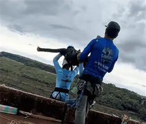 "&iexcl;La cuerda, chicos!": Con gritos alertaron a los instructores antes de lanzar a la joven al vac&iacute;o 