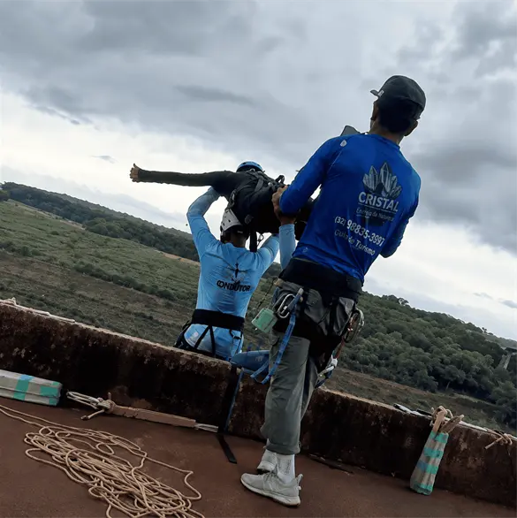 "¡La cuerda, chicos!": Con gritos alertaron a los instructores antes de lanzar a la joven al vacío "¡La cuerda, chicos!": Con gritos alertaron a los instructores antes de lanzar a la joven al vacío