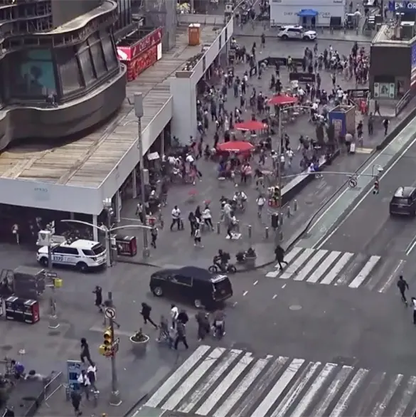 ¡Terror en Times Square! Balacera desata estampida entre turistas; capturan a un sospechoso ¡Terror en Times Square! Balacera desata estampida entre turistas; capturan a un sospechoso