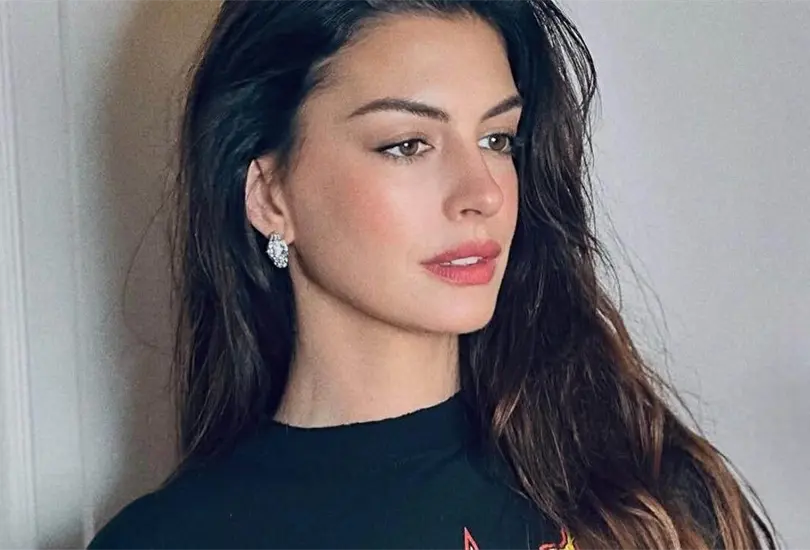 Anne Hathaway es una de las actrices m&aacute;s reconocidas de Hollywood y, a lo largo de m&aacute;s de dos d&eacute;cadas de carrera, ha llamado la atenci&oacute;n tanto por su talento como por los cambios en su imagen.