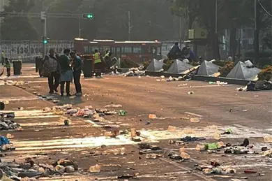Entre fiesta y basura: así amaneció Reforma tras el festejo masivo por el triunfo de México ante Corea del Sur Entre fiesta y basura: así amaneció Reforma tras el festejo masivo por el triunfo de México ante Corea del Sur