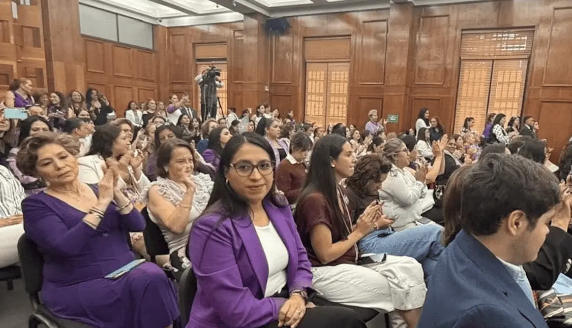 La alcaldesa no enfrenta una sanción de cárcel por este delito específico y, en caso de ser encontrada responsable, podría recibir hasta 700 jornadas de trabajo comunitario. RRSS.