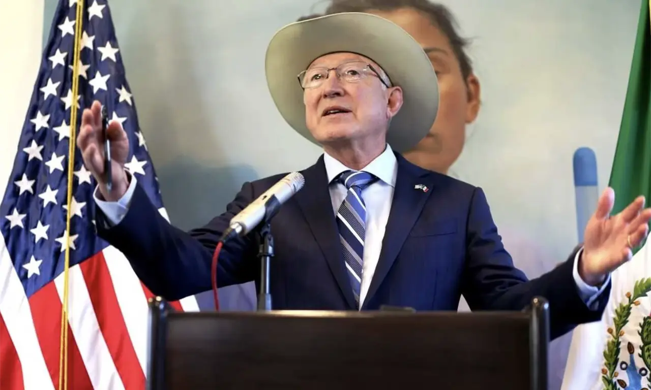  Libro de Ken Salazar sacude la política: asegura que AMLO temía lo que "El Mayo" Zambada pudiera revelar a EE.UU. 