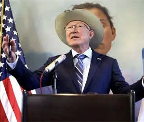 Libro de Ken Salazar sacude la pol&iacute;tica: asegura que AMLO tem&iacute;a lo que El Mayo Zambada pudiera revelar a EE.UU.