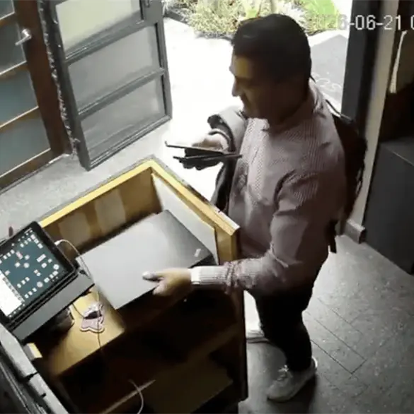 Robo descarado en restaurante de lujo en El Pedregal, CDMX: as&iacute; oper&oacute; el ladr&oacute;n | VIDEO