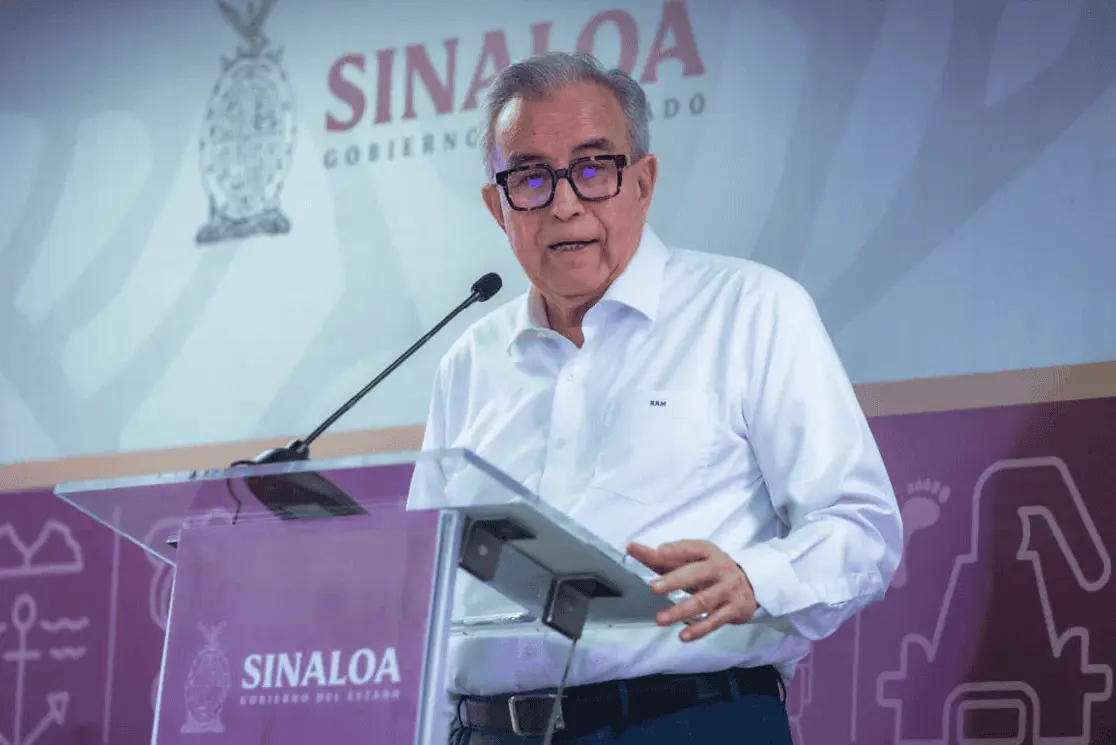 Rubén Rocha Moya es buscado por las autoridades de Estados Unidos debido a investigaciones en una Corte de Nueva York que lo señalan por presuntos vínculos con el Cártel de Sinaloa. Gobierno de Sinaloa.