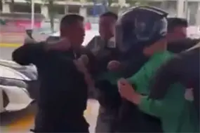 SSC rompe el silencio sobre video de polic&iacute;as golpeando a repartidor en CDMX