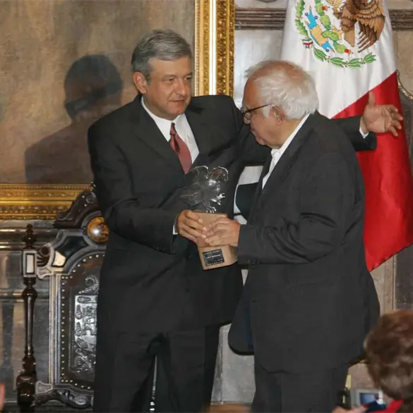 &iquest;Qu&eacute; hay detr&aacute;s de la supuesta entrevista a Carlos Monsiv&aacute;is donde habla sobre su supuesta relaci&oacute;n con AMLO?