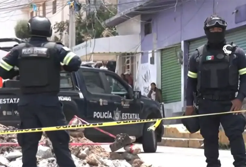 Matan a chofer y a su ayudante dentro de un cami&oacute;n en Tlalnepantla