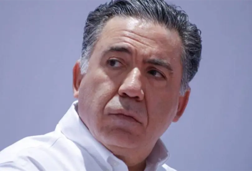 Tras casi dos meses alejado de la vida legislativa, Enrique Inzunza volvi&oacute; al Senado mientras contin&uacute;an los se&ntilde;alamientos en su contra por presuntos nexos con el narco.