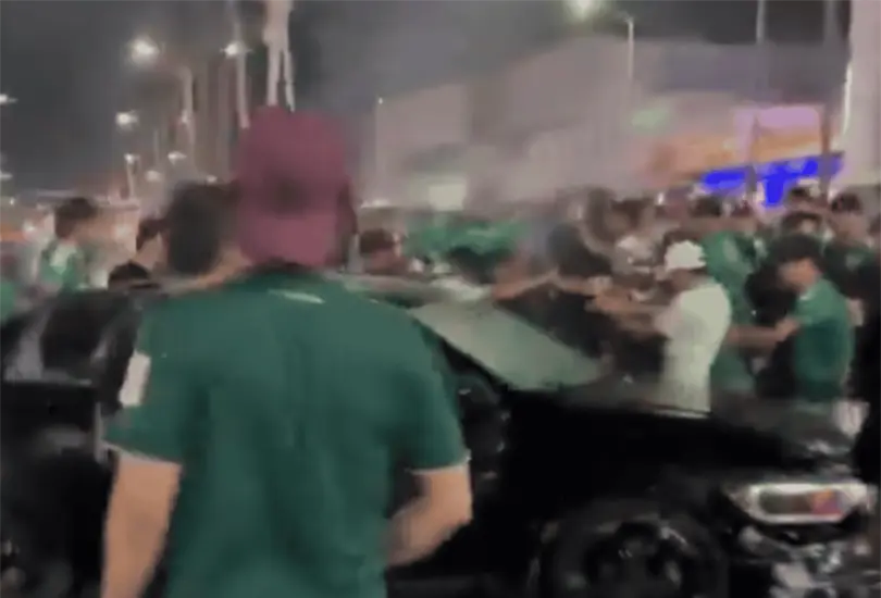 Dos de las personas hospitalizadas permanecen en c&oacute;digo rojo, entre ellas el propio conductor, quien fue agredido por varias personas tras el choque.