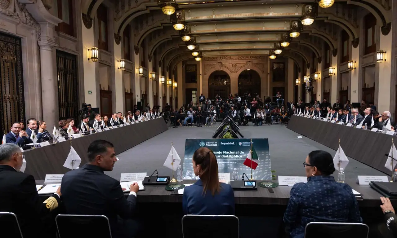  El diario reveló que al menos una decena de funcionarios electos se habrían acercado a autoridades estadounidenses para dialogar sobre posibles investigaciones relacionadas con corrupción y vínculos con el crimen organizado. 