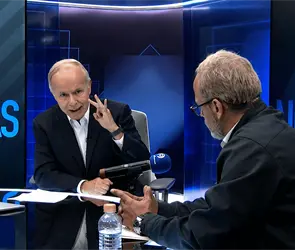 Me est&aacute;n amenazando: Israel Vallarta abandona entrevista con Ciro tras fuerte discusi&oacute;n en vivo; le arrojan billetes 