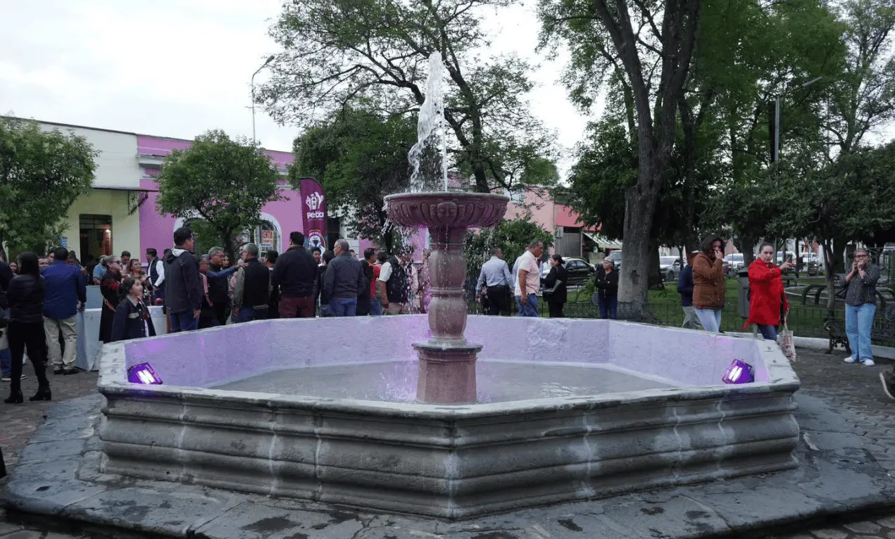  Gracias a esta renovación, el espacio contará con iluminación arquitectónica LED que resaltará el diseño de la fuente y contribuirá a mejorar la percepción de seguridad para quienes visitan el parque en horarios nocturnos. 