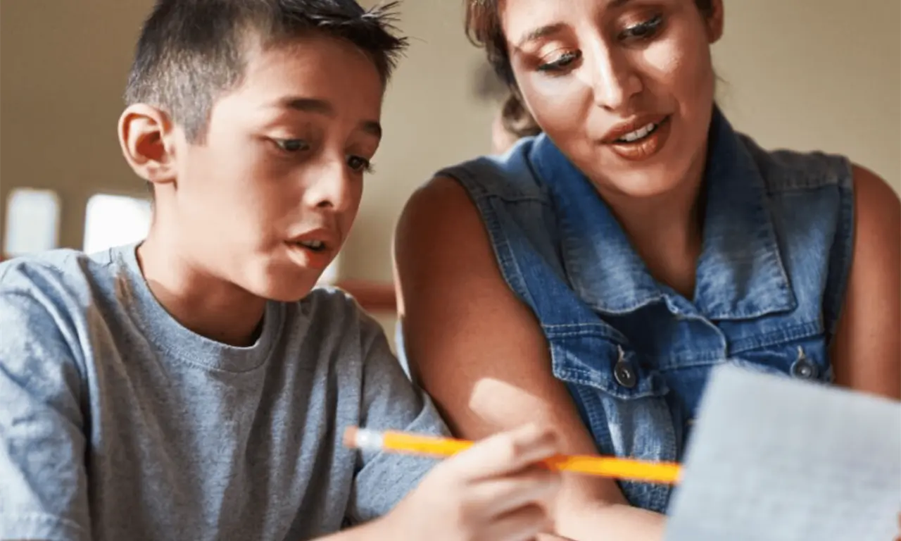  De acuerdo con el calendario oficial de la SEP para el ciclo escolar 2025-2026, las actividades escolares concluyen el 15 de julio de 2026. 