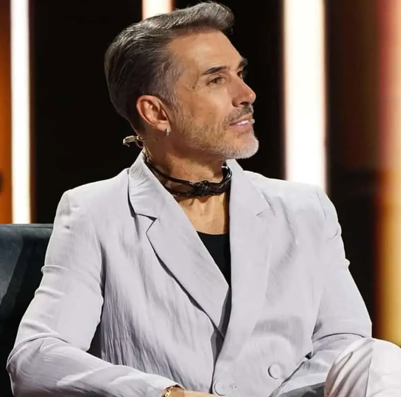 A sus 60 años, combina proyectos en la televisión, el entretenimiento y la vida pública, manteniéndose como una de las figuras más mediáticas del espectáculo mexicano.