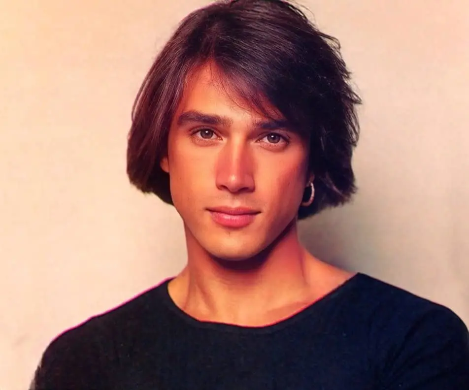 Sergio Mayer Bretón nació el 21 de mayo de 1966 en la Ciudad de México.<br>