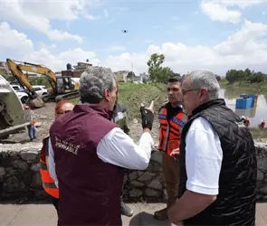 Pepe Chedraui supervisa labores de limpieza en el vaso regulador Puente Negro tras las lluvias en Puebla