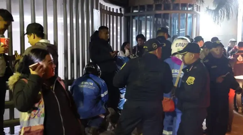 Paramédicos y cuerpos de emergencia atendieron a las victimas en el lugar de los hechos. Especial