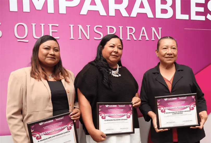 La ceremonia reunió a mujeres que han sobresalido por su trabajo en sectores como el empresarial, profesional, comunitario, institucional y familiar, reconociendo su impacto en el desarrollo de Puebla y su papel como referentes para las nuevas generaciones.