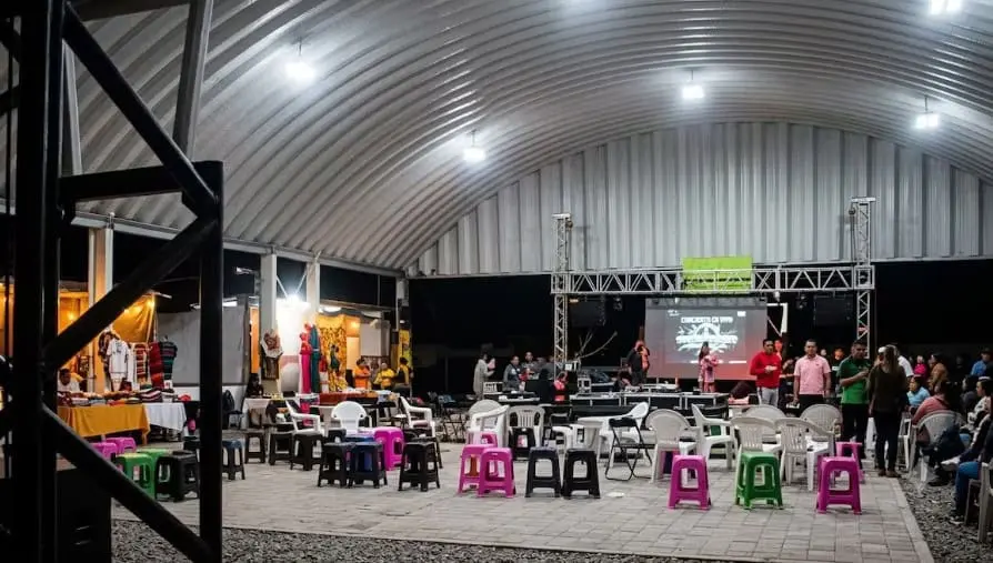 Decenas de familias presenciaban el partido México vs. Ecuador en una cancha de usos múltiples, en Yautepec, cuando sujetos armados abrieron fuego contra los asistentes. Especial