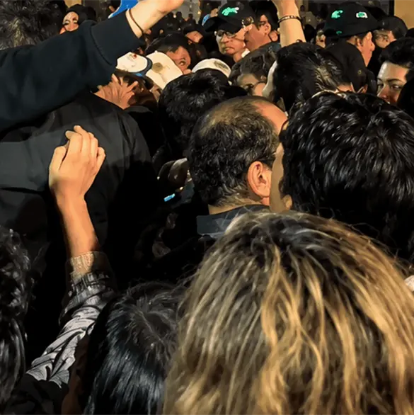 Dijeron nadaremos y empezaron a aventarse: difunden nuevo &aacute;ngulo del aplastamiento masivo en el &Aacute;ngel de la Independencia