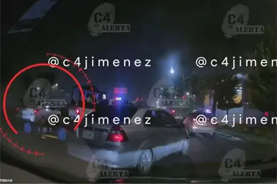 Quiso evadir el alcoholímetro, aceleró y acabó volcado en Venustiano Carranza Quiso evadir el alcoholímetro, aceleró y acabó volcado en Venustiano Carranza