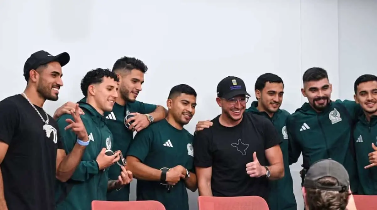  El gesto del influencer SteveWillDoIt  se volvió viral luego de que regalara relojes Rolex a la Selección Mexicana. 