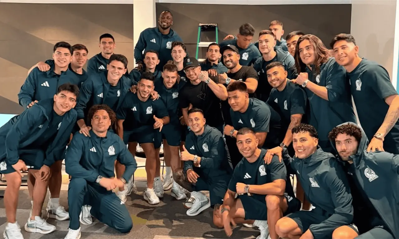  Selección Mexicana devuelve relojes Rolex regalados por youtuber 