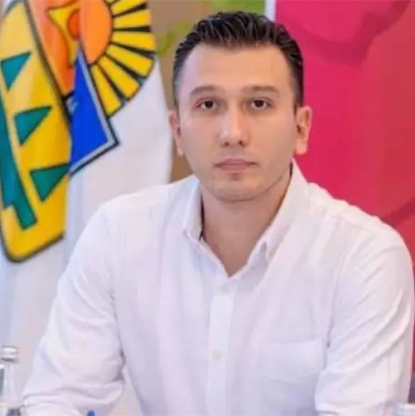 ¿Quién es Vicente Francisco Aldape? El tesorero de Tulum que renunció tras ser detenido con armas en el Aeropuerto de Cancún ¿Quién es Vicente Francisco Aldape? El tesorero de Tulum que renunció tras ser detenido con armas en el Aeropuerto de Cancún