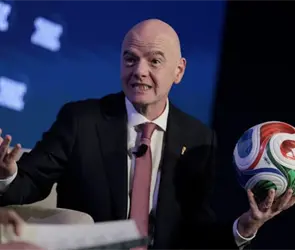 Infantino rompe el silencio sobre Trump y la pol&eacute;mica tarjeta roja de Balogun: Los &oacute;rganos de la FIFA son independientes