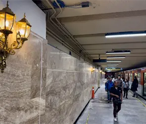 &iquest;Pues qu&eacute; hacen? Candelabros del Metro Hidalgo costaron m&aacute;s de 200 mil pesos
