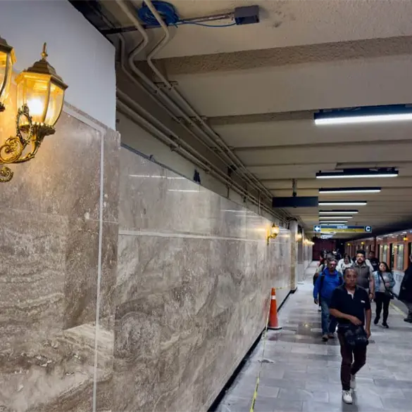 ¿Pues qué hacen? Candelabros del Metro Hidalgo costaron más de 200 mil pesos ¿Pues qué hacen? Candelabros del Metro Hidalgo costaron más de 200 mil pesos