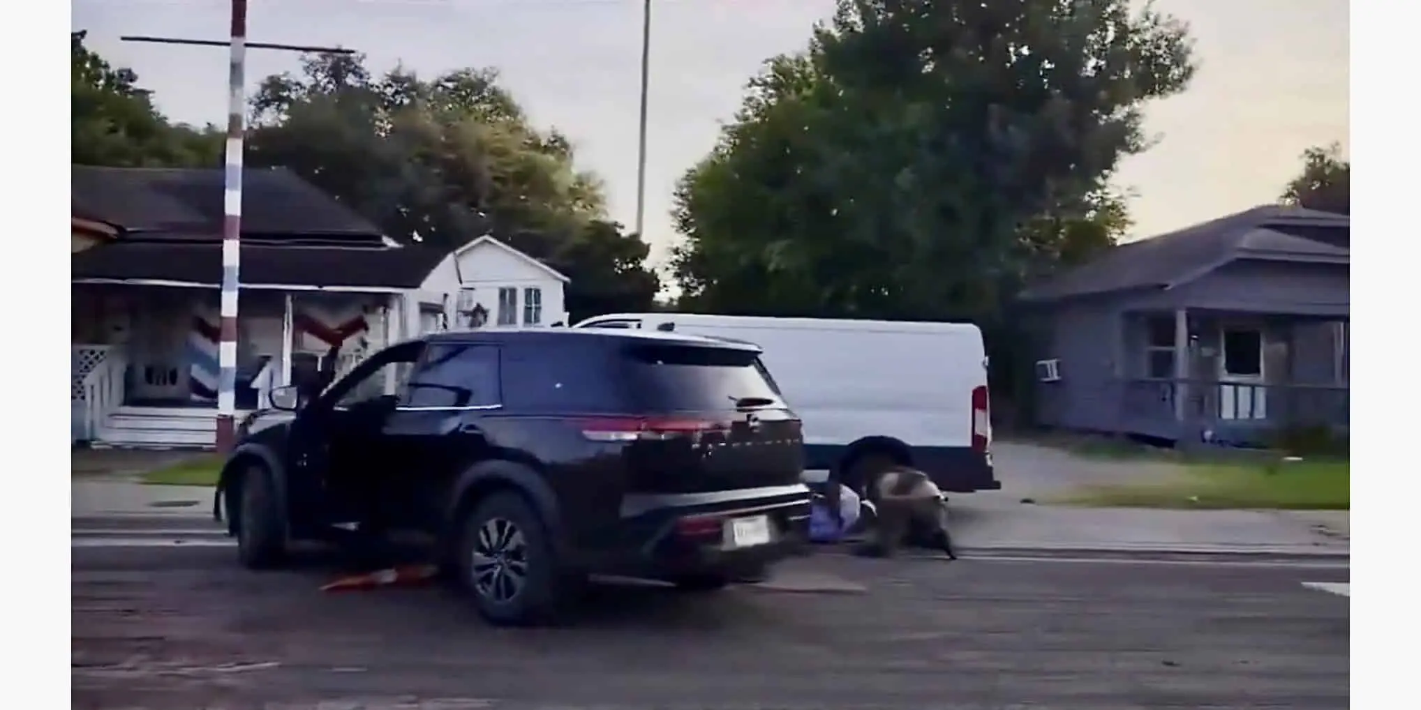 El crimen, ocurrido en el barrio de Magnolia Park cuando la víctima huía de autos sin distintivos oficiales por temor a un asalto. Especial