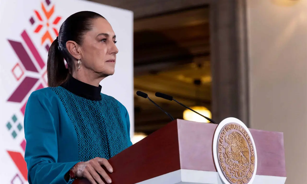  Sheinbaum cuestiona a Ken Salazar, al FBI y habla de una violación a la Constitución por el caso Zambada. 